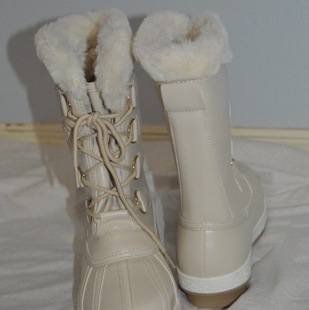 Boots - Picture 2 of 8